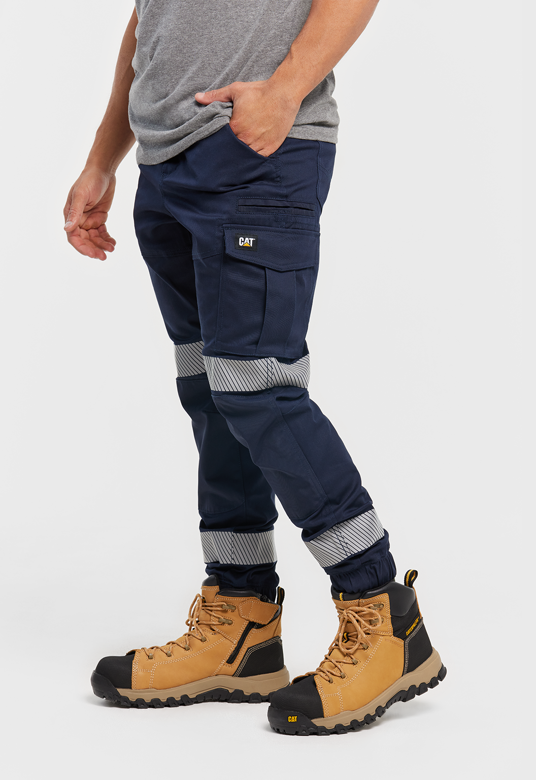 Dynamic Cuffed Taped Pant